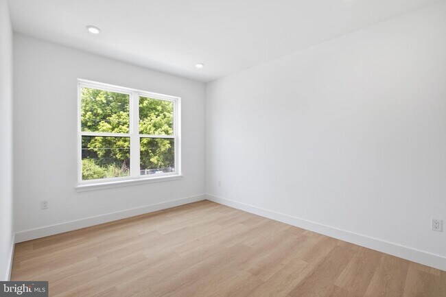 Building Photo - 3637 N 16th St