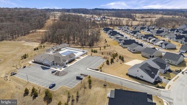 Building Photo - 143 Hood Farm Dr