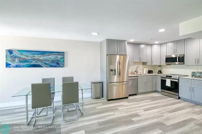 Building Photo - 112 Claremont Ln