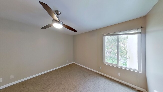 Building Photo - Amazing 2 bed/1 bath Condo in Goleta!