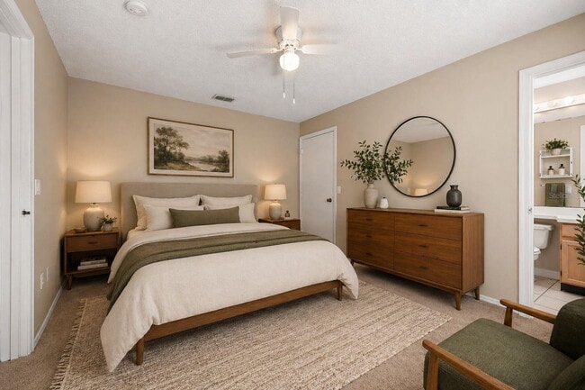 Building Photo - 14772 Laguna Beach Cir