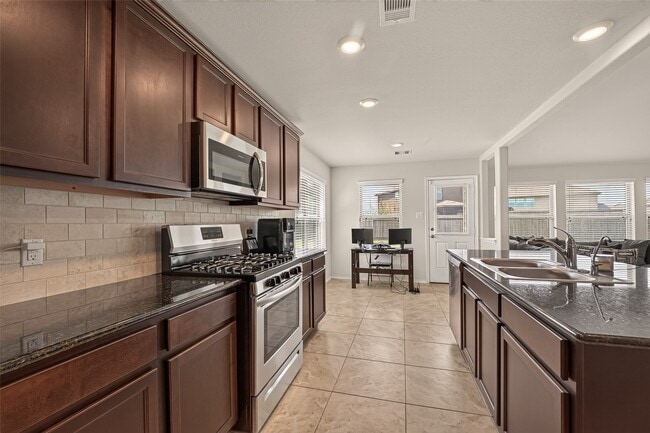 Building Photo - 322 Marble Springs Ln