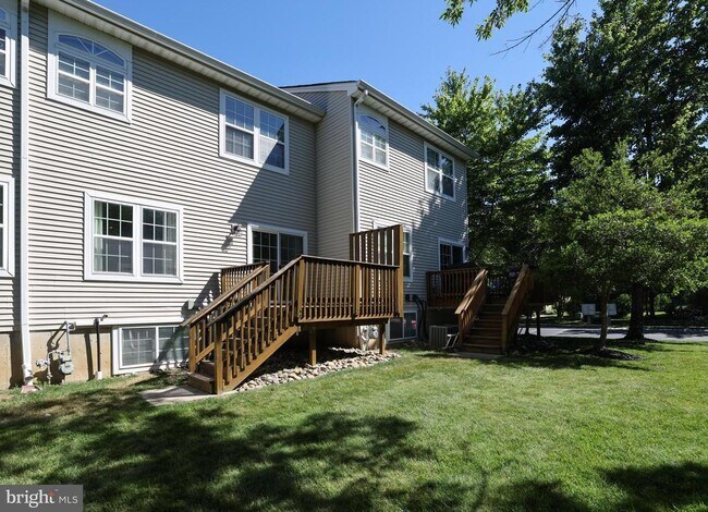 Building Photo - 6 Ocean Breeze Ct