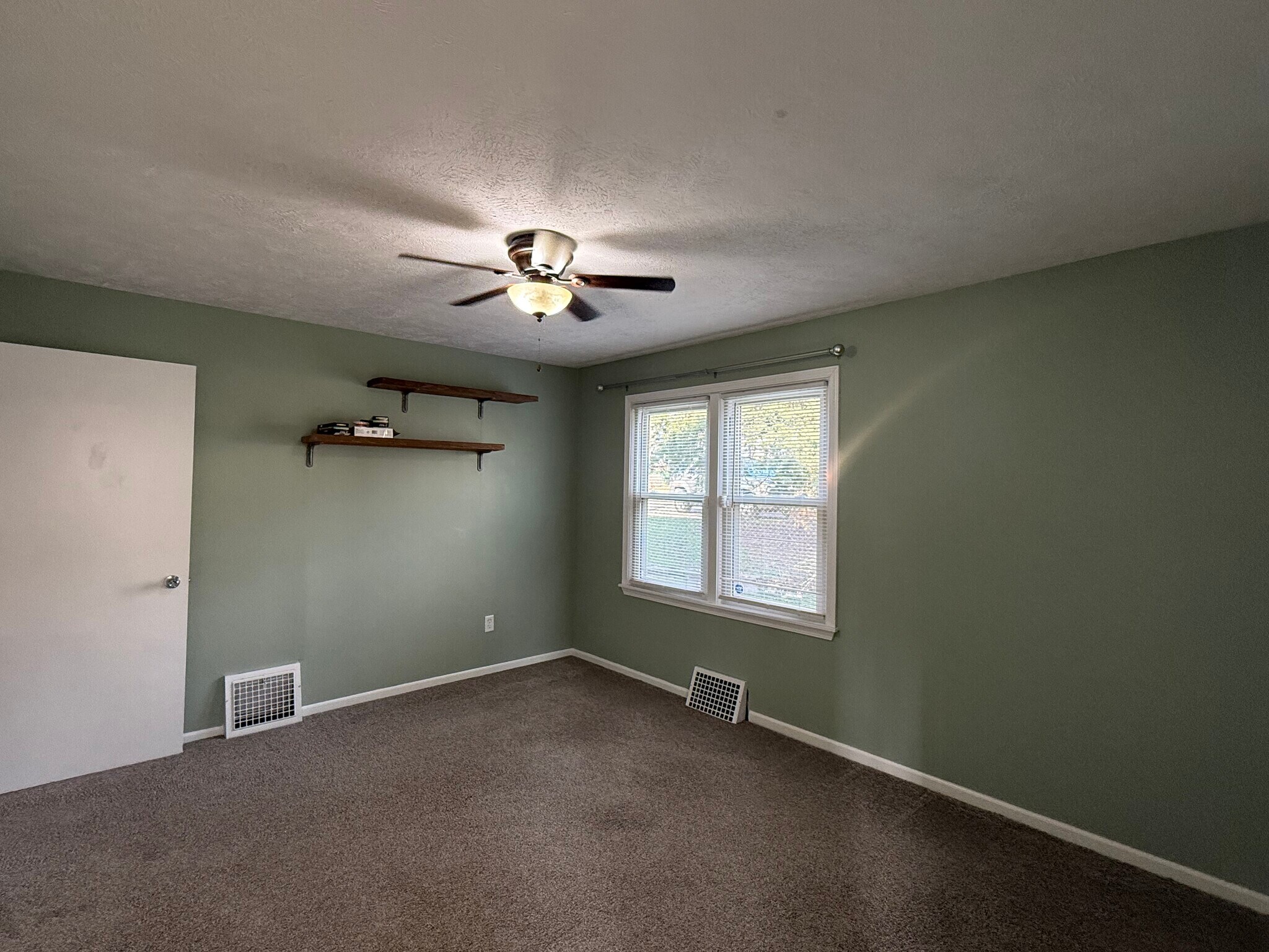 Building Photo - 3345 N 48th Ave