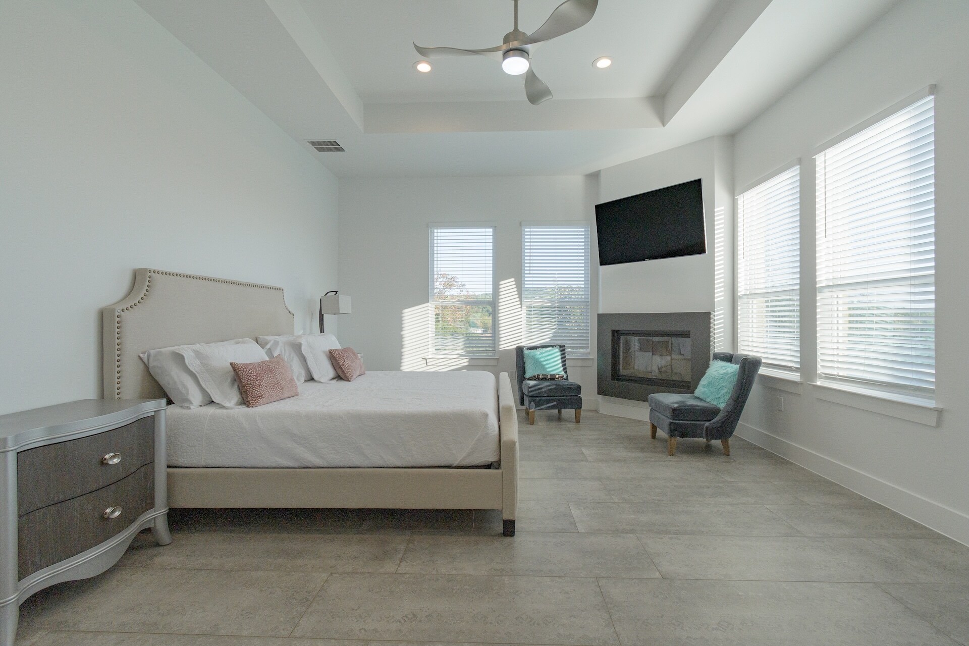 Building Photo - 21404 Lonesome Ct