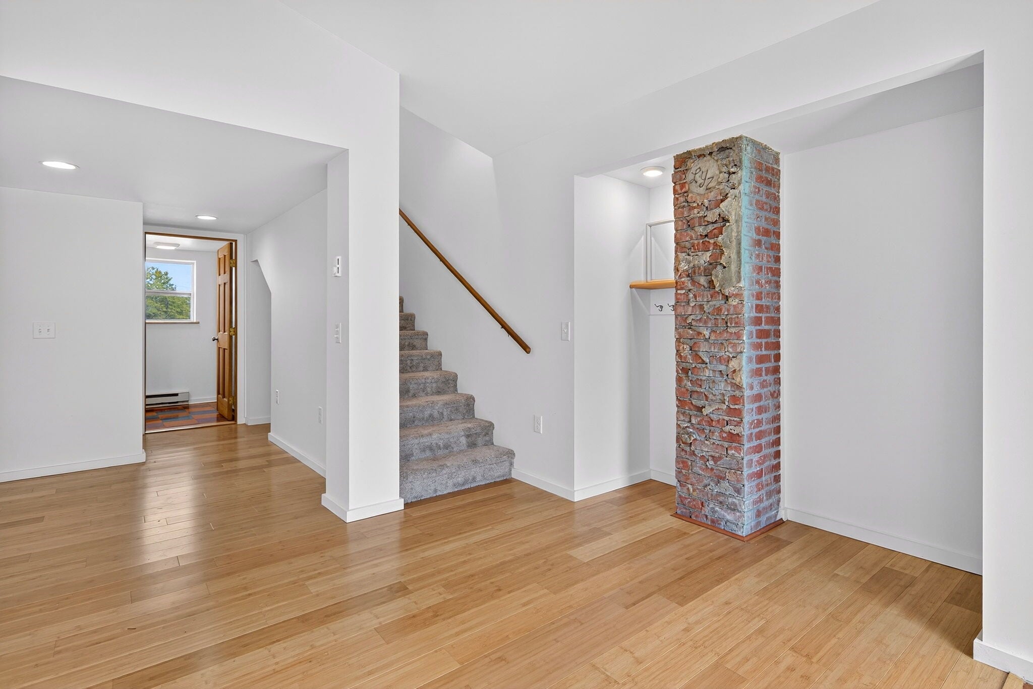 Building Photo - 321 N Fulton St