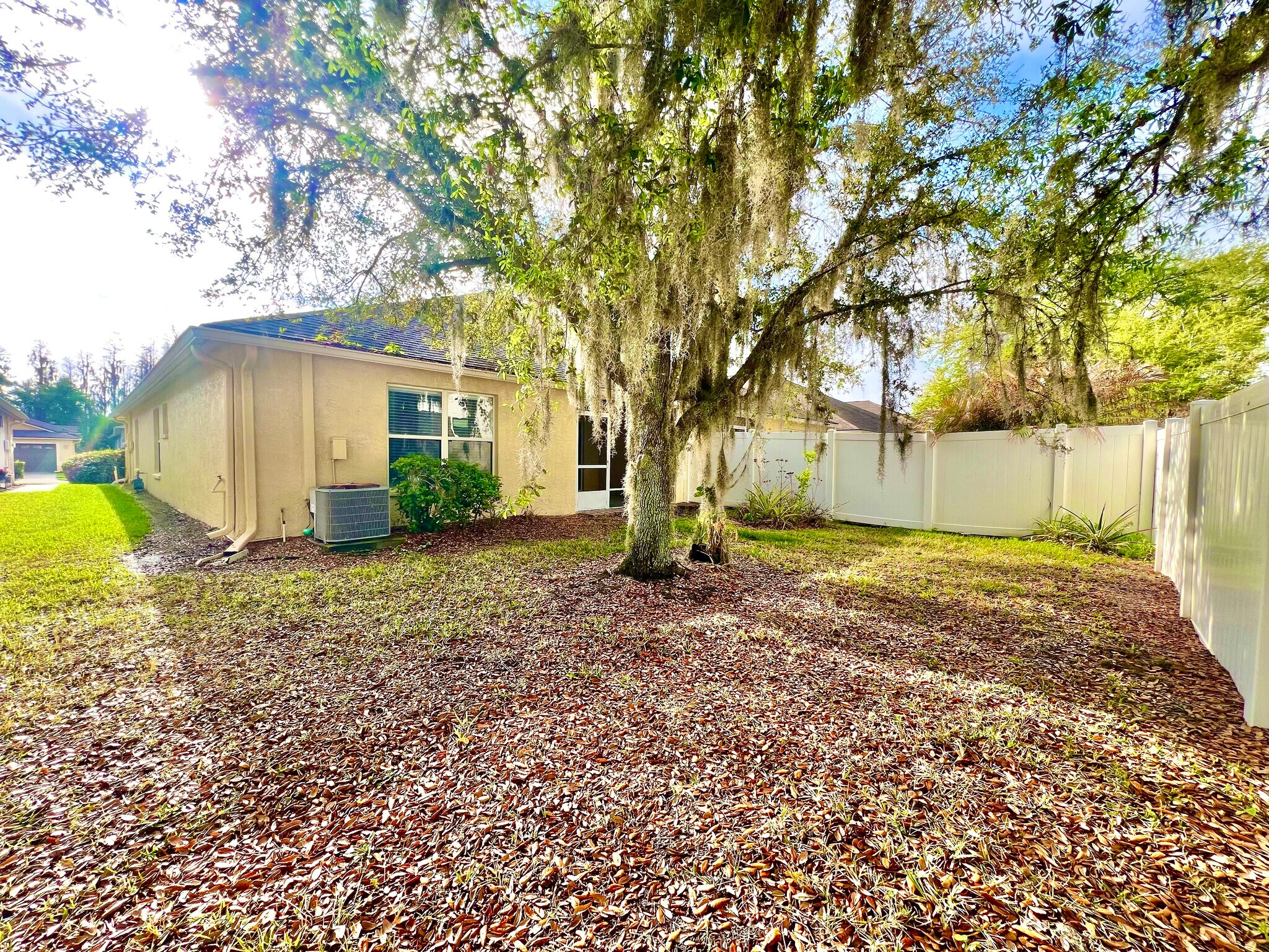 Building Photo - 1131 Zephyrhills Byp