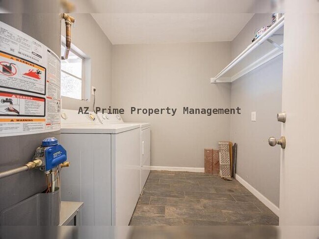 Building Photo - 6521 N 19th Dr