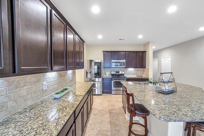 Building Photo - 3023 Dripping Springs Ct