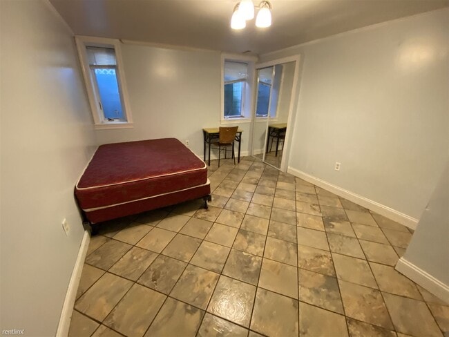 Building Photo - 7 br, 3 bath House - 954 Greenwood Ave