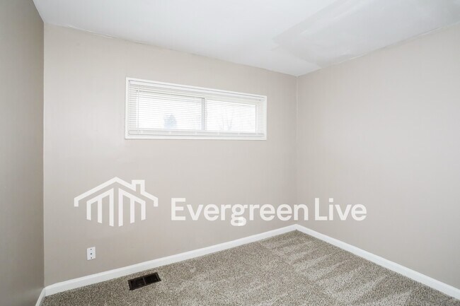 Building Photo - 8771 Desoto Dr