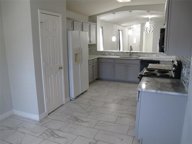 Building Photo - 3401 Pioneer Crossing Dr