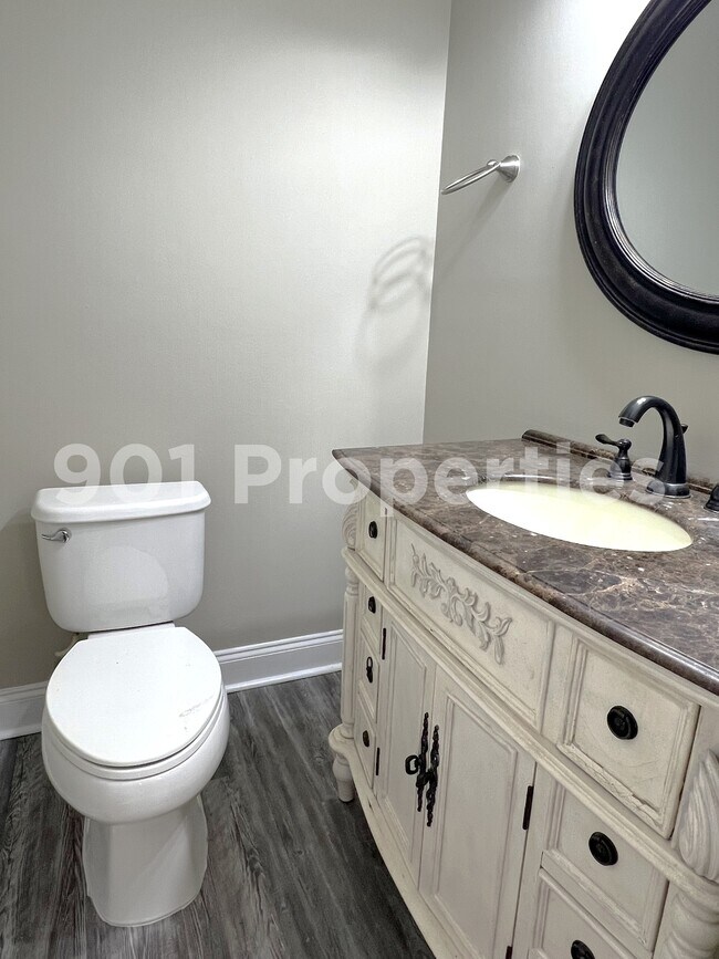 Building Photo - 8539 Chesterfield Dr