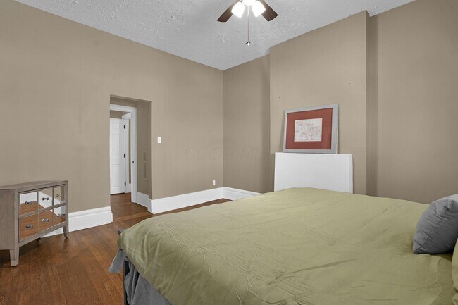 Building Photo - 498 S Ohio Ave