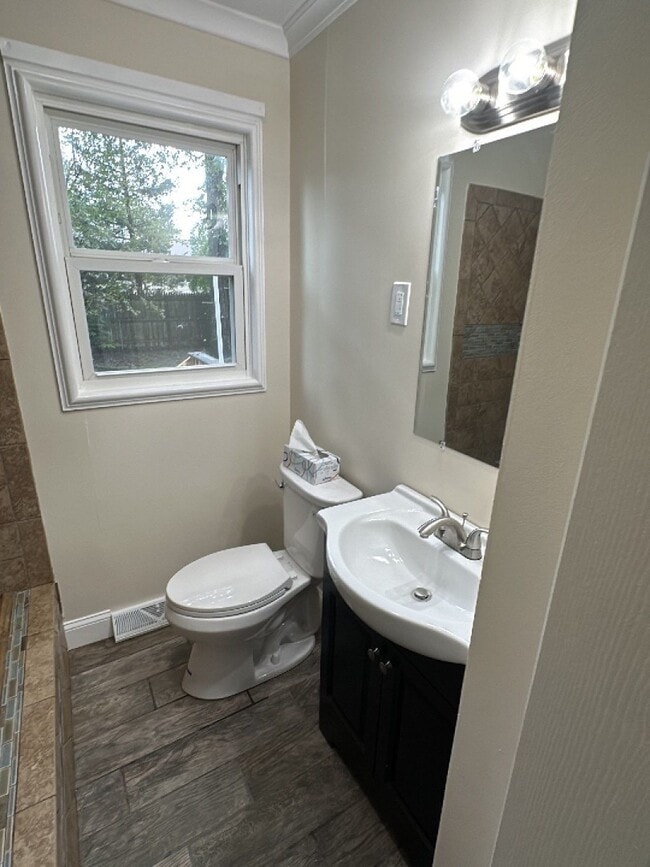 Building Photo - 408 Apple Dr