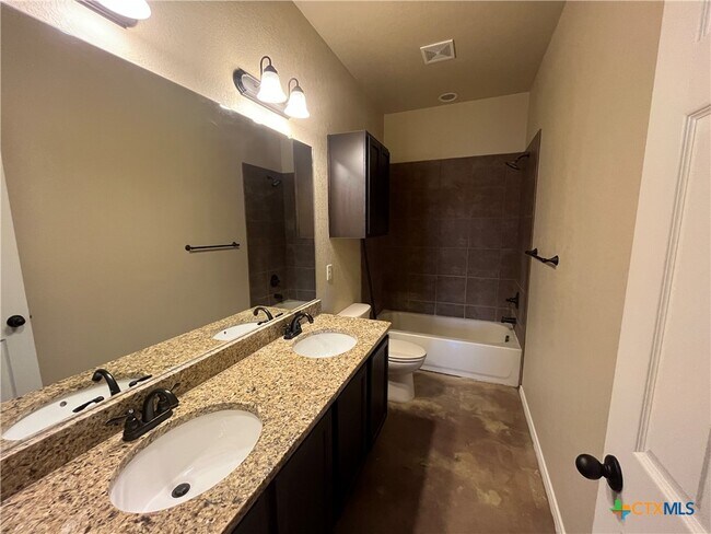 Building Photo - 170 Joanne Cv