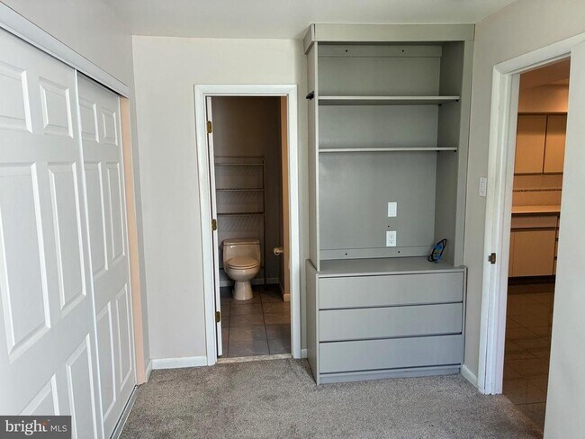 Building Photo - 3101 Sherry Ct