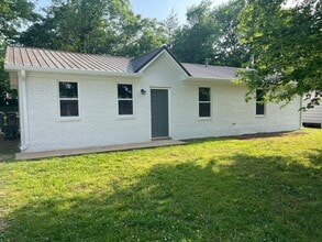 Building Photo - 108 Bandywood Ct