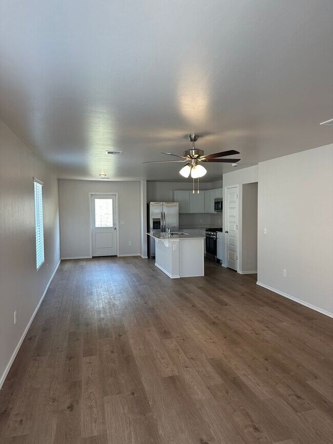 Building Photo - Make This Beautiful 3-Bedroom, 2-Bath Home with a Beautifully Landscaped Yard Your Own!
