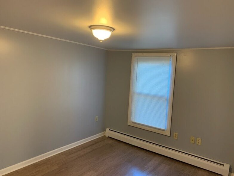 Building Photo - 9 Mechanic St