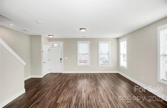 Building Photo - 109 Mint Ave