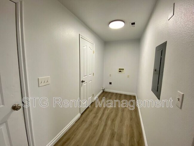 Building Photo - 766 N 2720 E
