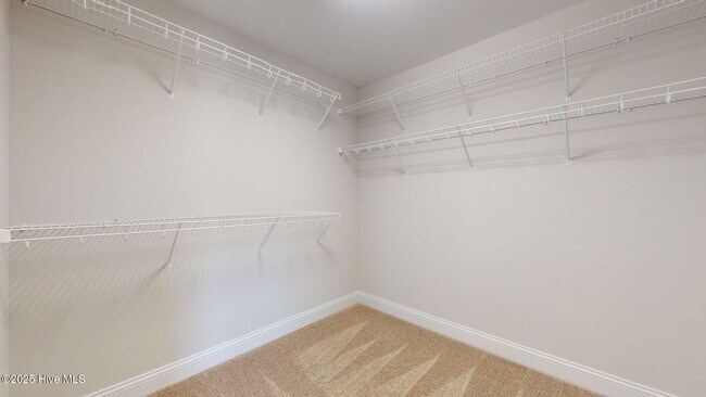 Building Photo - 358 N Ardsley Ln