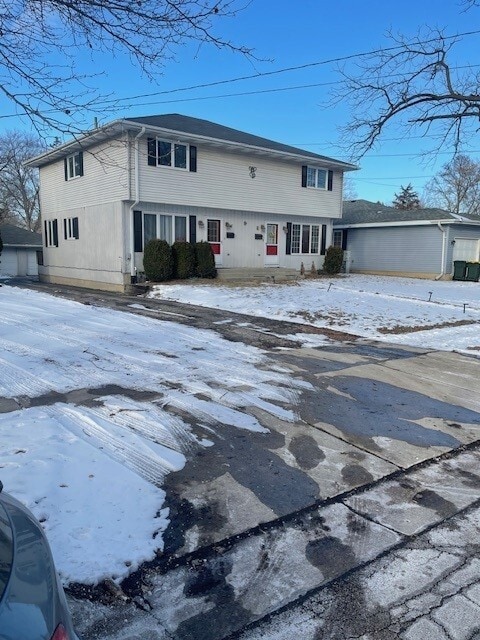 Building Photo - 9 Railroad St