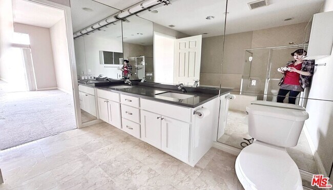 Building Photo - 4100 Wilshire Blvd