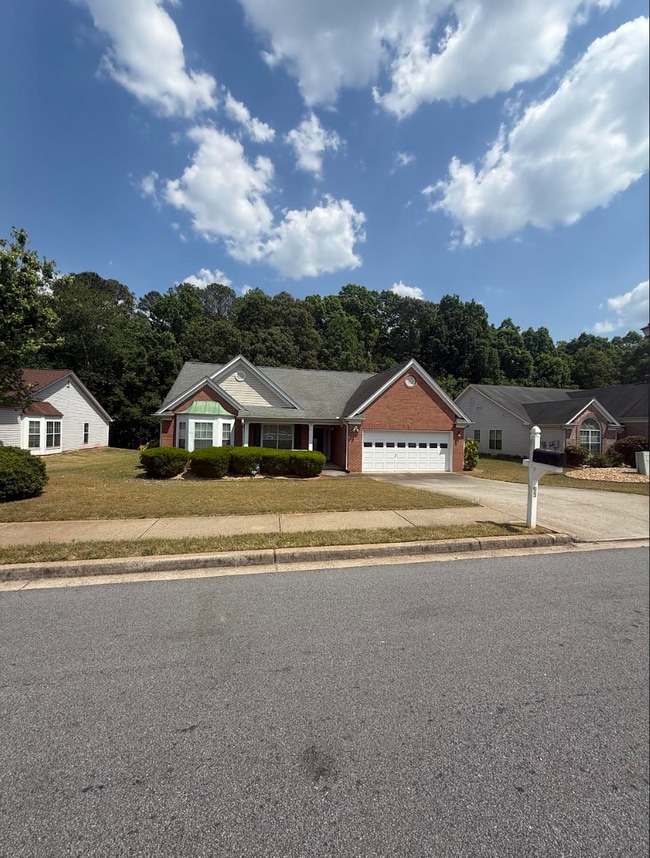Building Photo - 95 Saddlebrook Ct