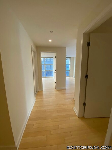 Building Photo - 40 Boylston St