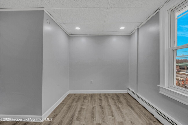 Building Photo - 8 Green Ridge St