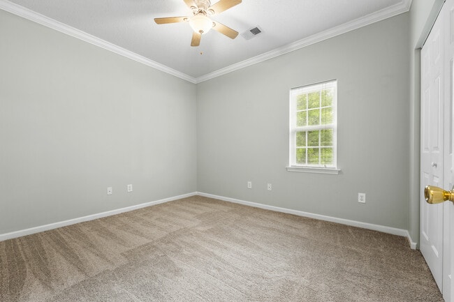 Building Photo - 6307 Sweetwater Blvd