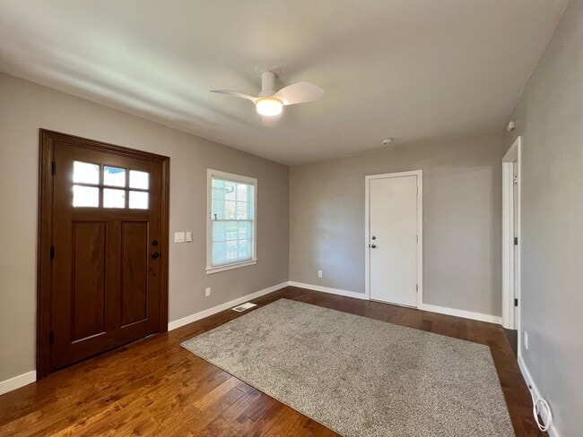 Building Photo - TENTATIVELY RENTED 2 Bedrooms, 1 Bathroom Charmer Near Downtown Napa