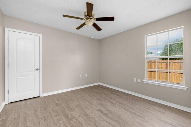 Building Photo - 1477 Sturbridge Pl