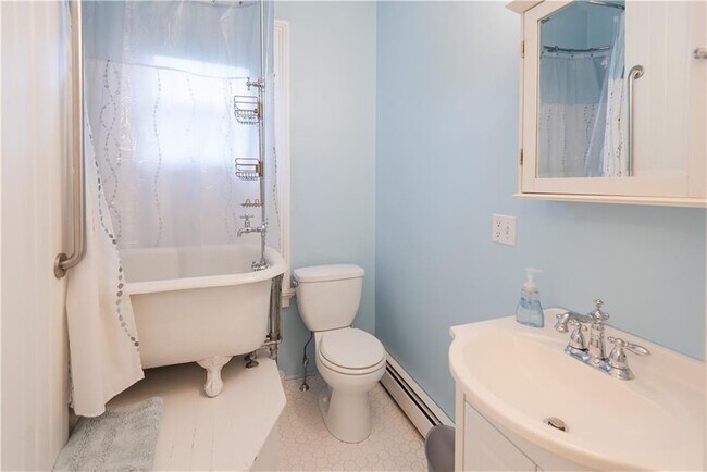 Building Photo - 6 Restmere Ter