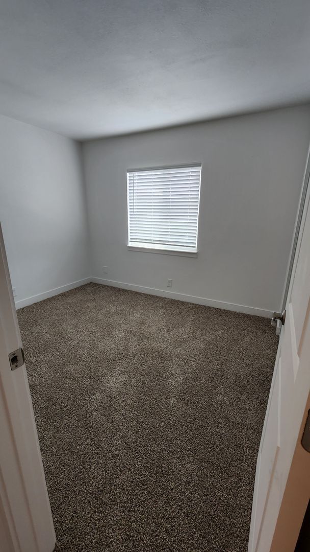 Interior Photo - 212 Boulder Creek Drive