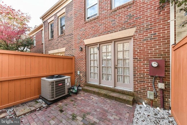 Building Photo - 1121 Portner Rd