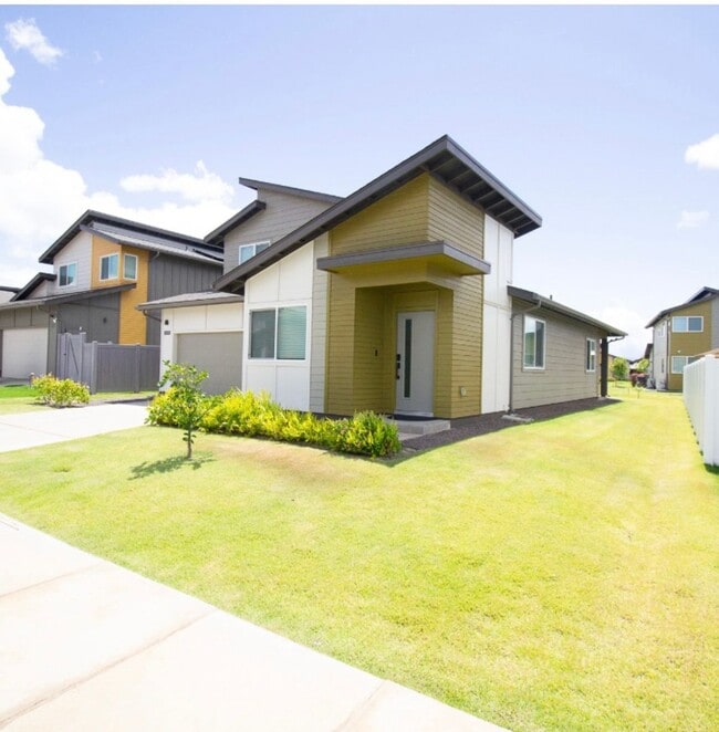 Primary Photo - Ikena-Ho'opili/4 BD/2.5 BA/4 PK