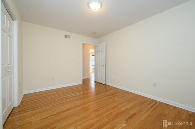 Building Photo - 601 St Marks St