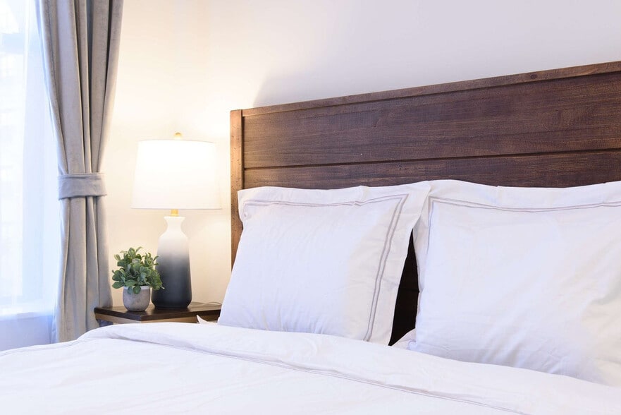 Building Photo - 240e E 75th St