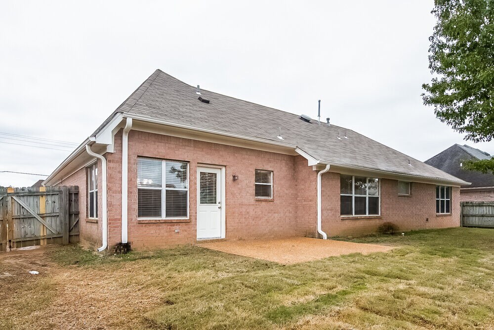 Building Photo - 6391 Braybourne Main