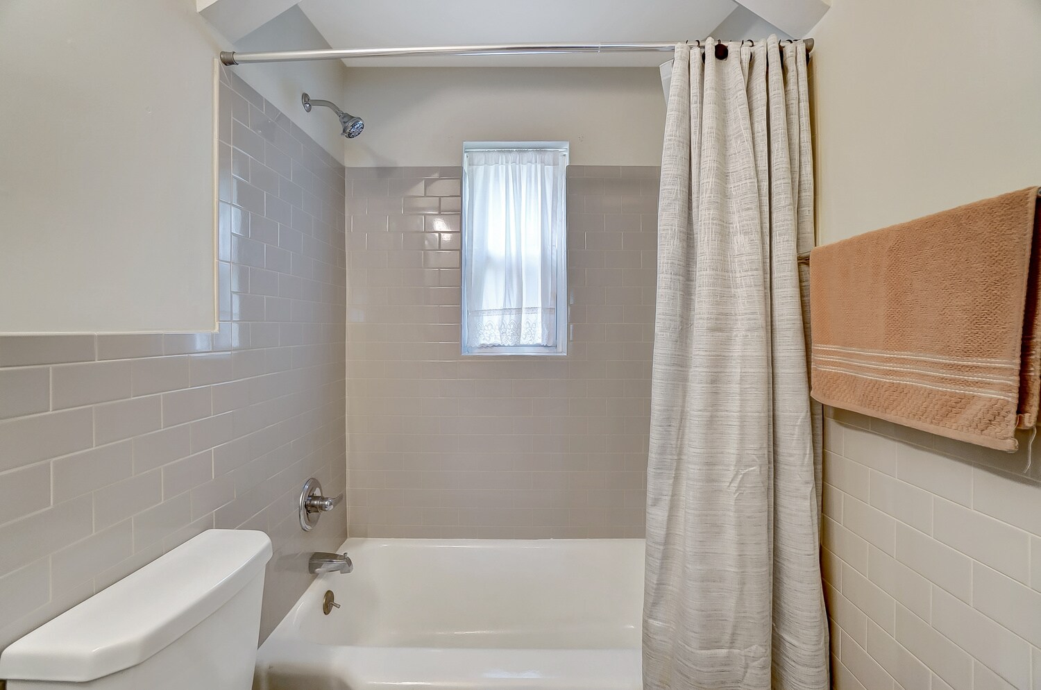 Building Photo - 531 Norway Ave