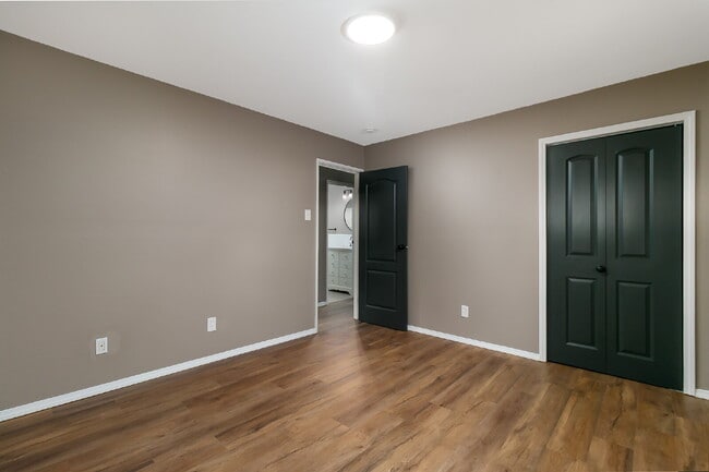 Building Photo - Charming & Modern 3 Bed / 1 Bath Home in F...