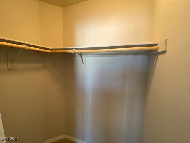 Building Photo - 8033 Ancient Oaks Ave