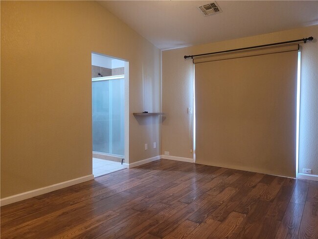 Building Photo - 3835 Smoketree Cir