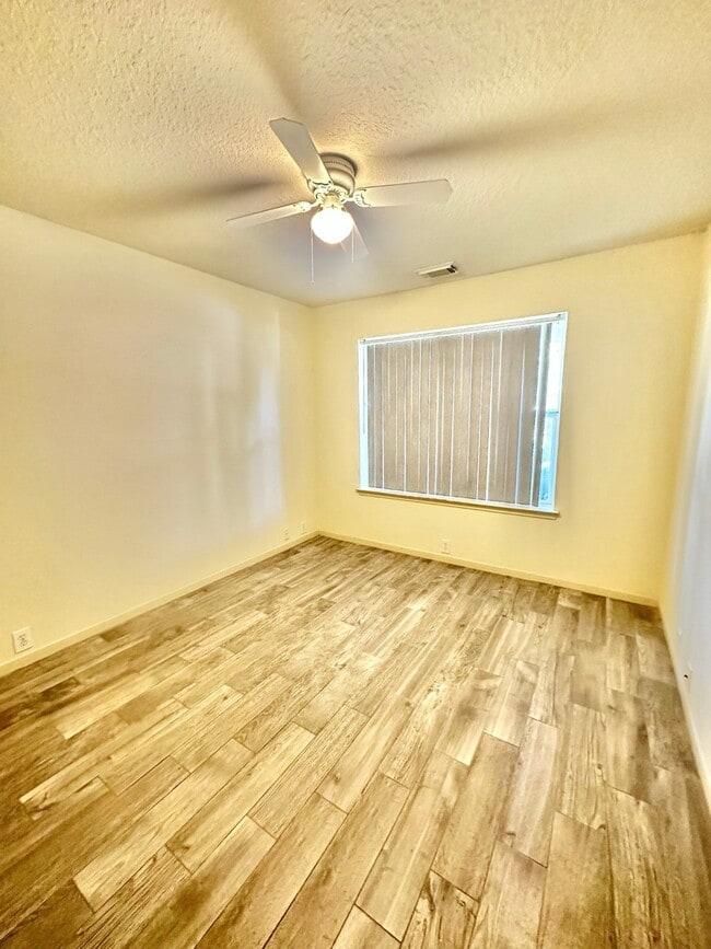 Building Photo - 18214 Wren Dale Ln