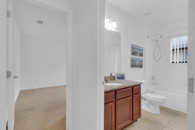 Building Photo - 2943 Casabella Dr