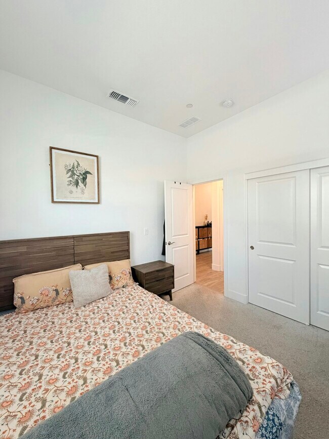 Building Photo - 42 Redberry Loop