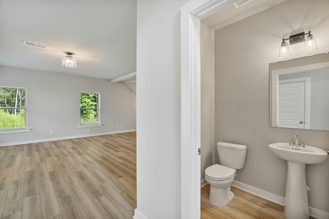 Building Photo - 1420 Brookhaven Dr